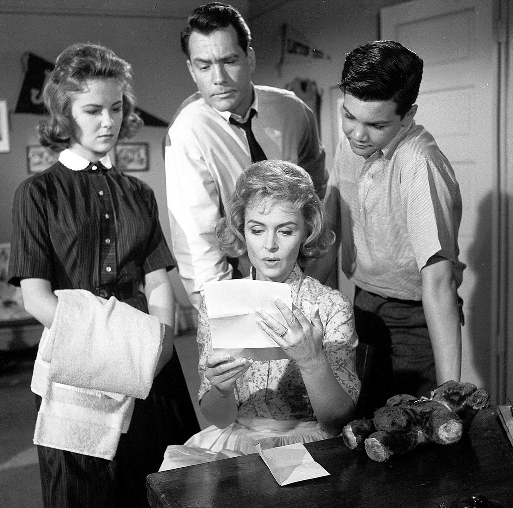 The Donna Reed Show: A Classic Family Sitcom and Timeless Portrayal of American Domestic Life_Ha