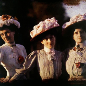 23 photos de portraits couleur rares et époustouflantes de femmes françaises des années 1920 _ nan