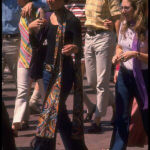 23 Fascinating Color Photos of Young New Yorkers in the 1960s_Ha