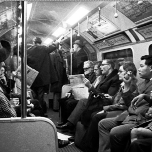 Grainy and Gorgeous: 26 Wonderful Black and White Photos of Life in London in 1973_teo